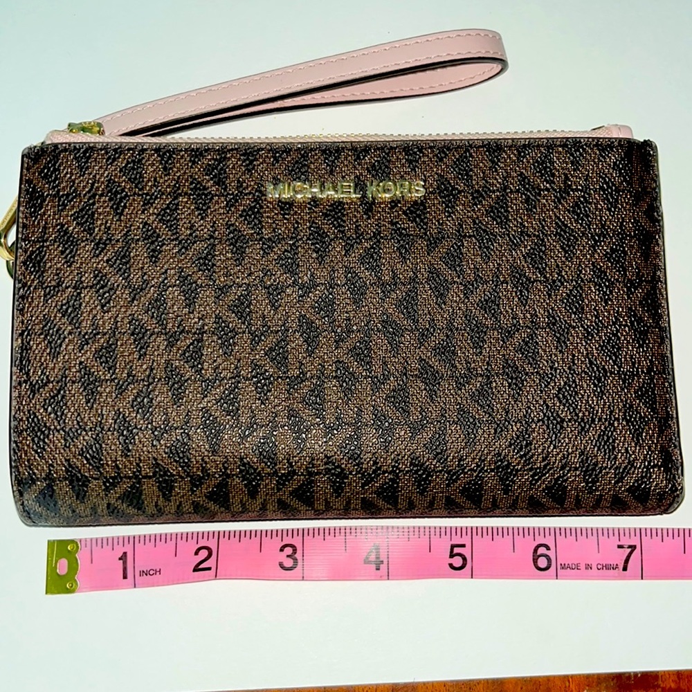 Michael Kors wristlet